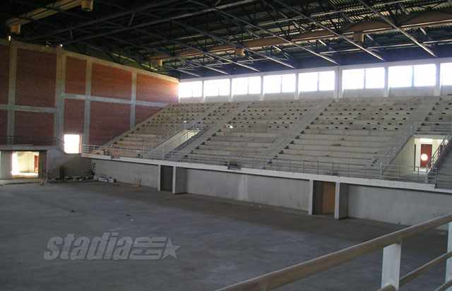 Internal view of the new Kozani Arena (November 2004)    Costas Tsioras  -  Click to enlarge!