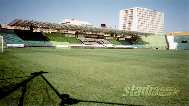 The north stand (gates 1-2-3-4-5) with the VIP section - Click to enlarge!