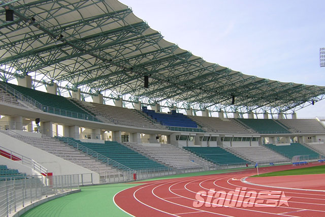 The west main stand (October 2004) - Click to enlarge!