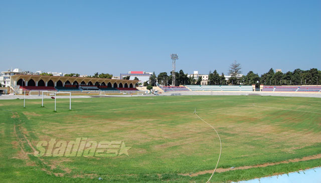 The west roofed stand and the north curve - Click to enlarge!