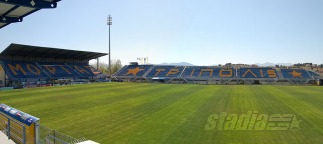 The north stand (left) and the east stand (right) - Click to enlarge!