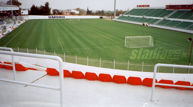 The stadium seen from the west curve